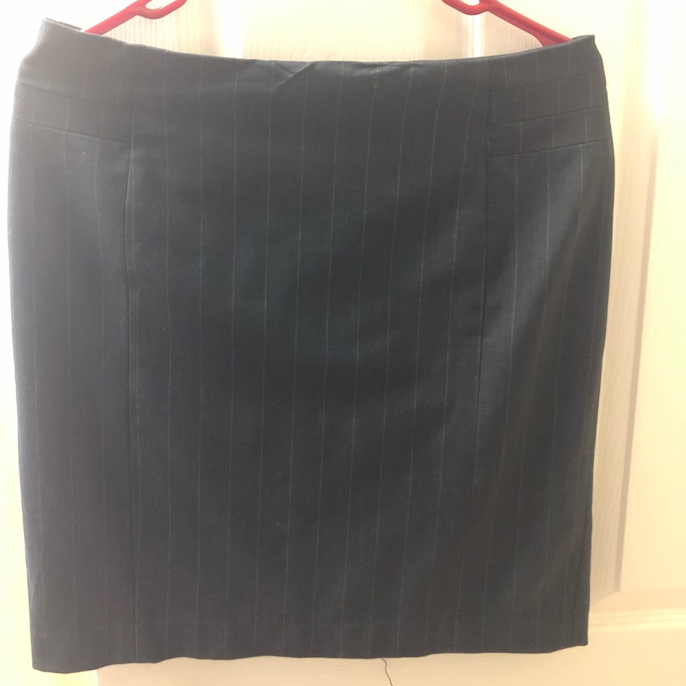 Size 8 Banana Republic pencil skirt